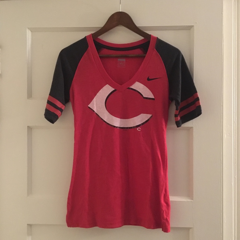 NWOT Cincinnati Reds fan jersey tee sz S